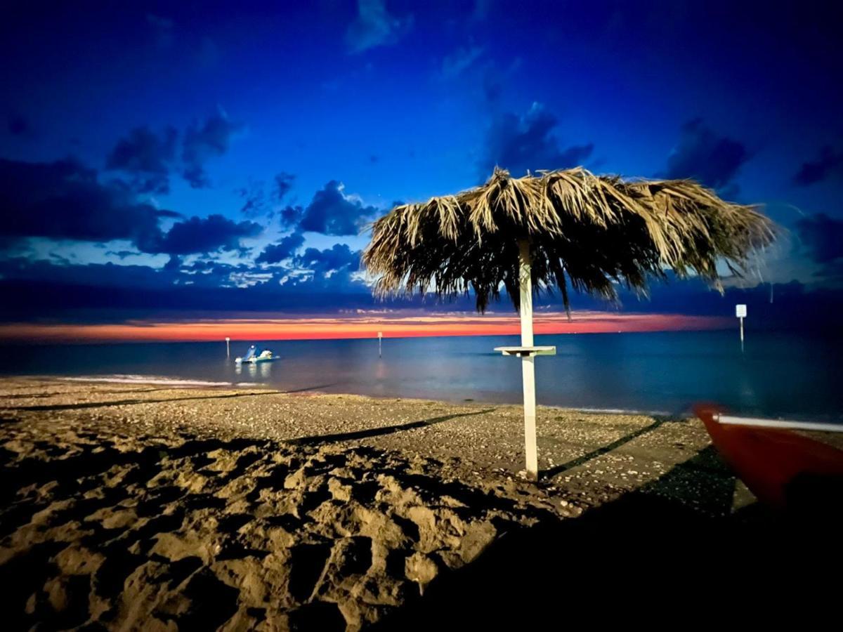Bella Alba Apartment On The Beach 阿尔巴·阿德里亚蒂卡 外观 照片